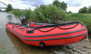 Schlauchboot der Freiwilligen Feuerwehr Hausen